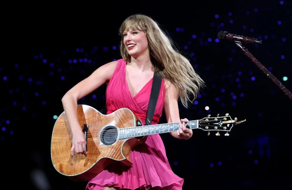 El documental y la película del concierto de Taylor Swift ‘Eras ​​Tour’ se emitirán en Disney+ en diciembre: esto sabemos