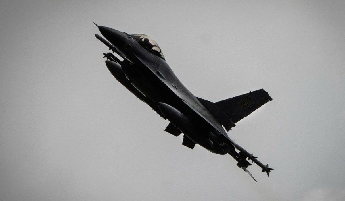 Acuerdo militar con EU sacude a Perú: pago por F-16 genera renuncias y debate estratégico